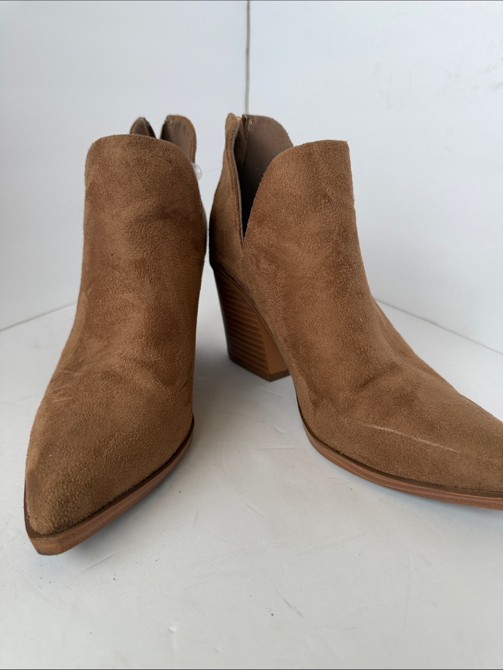 Bella MarieWomen's Tan Suede Pointed Ankle Booties size 8.5